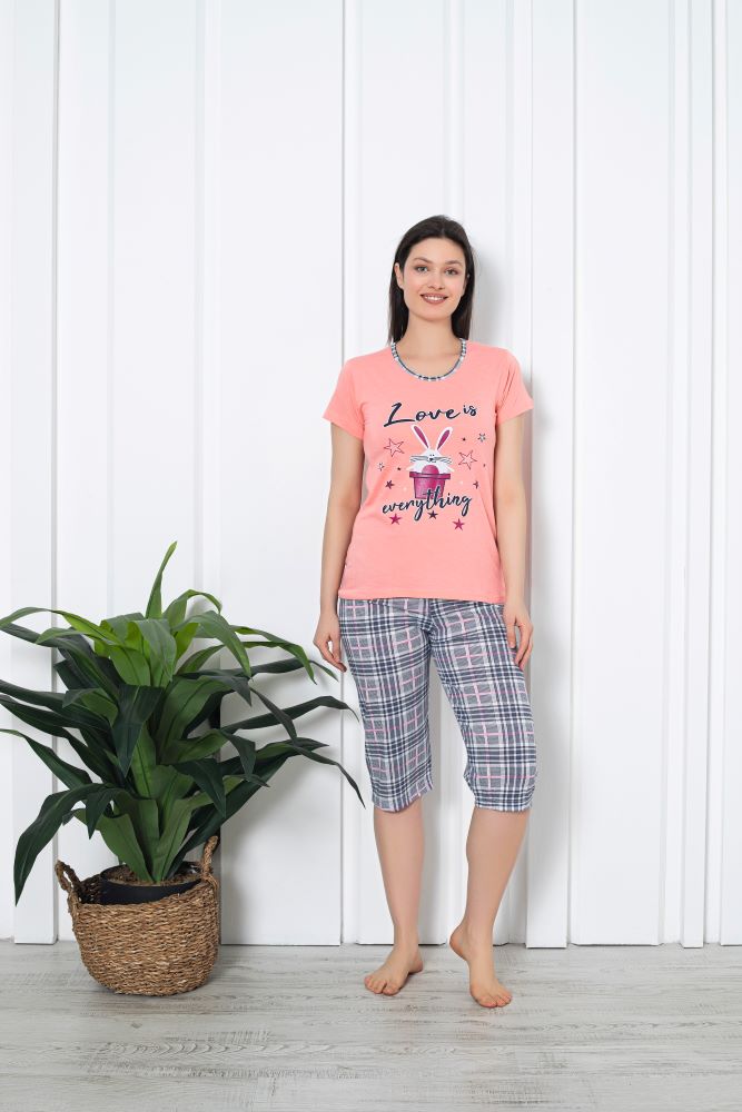 Pijama dama din bumbac, imprimeu ,,Love Is Everything'', maneca scurta si pantaloni 3/4, roz