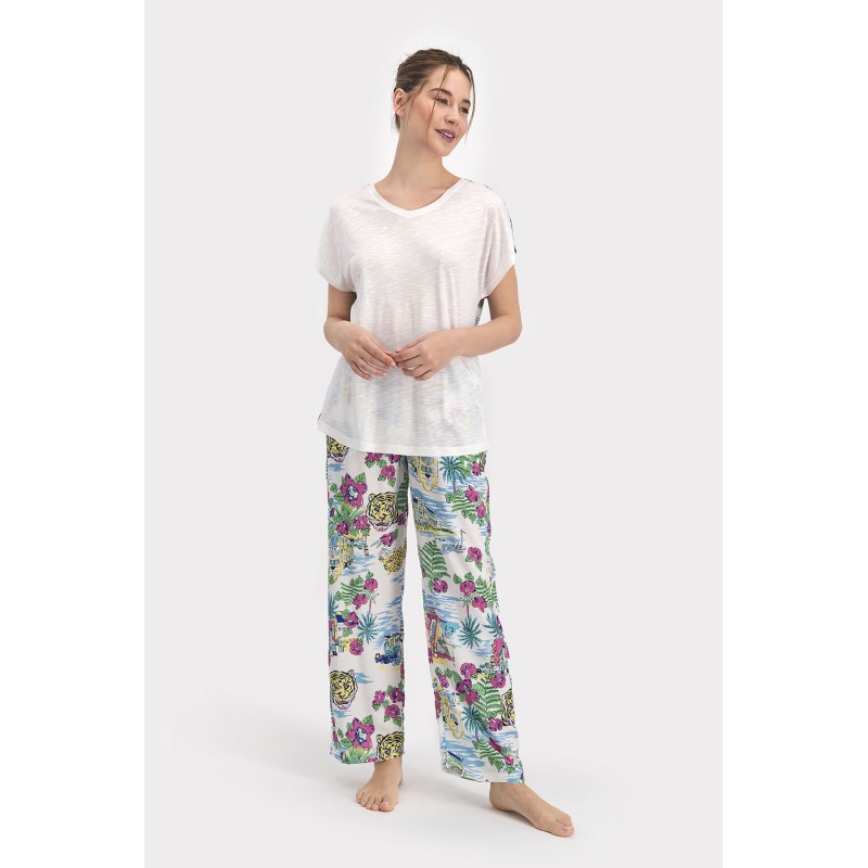 Pijama damă, bluză cu mânecă căzută și decolteu în V, și pantaloni lungi, imprimeu floral