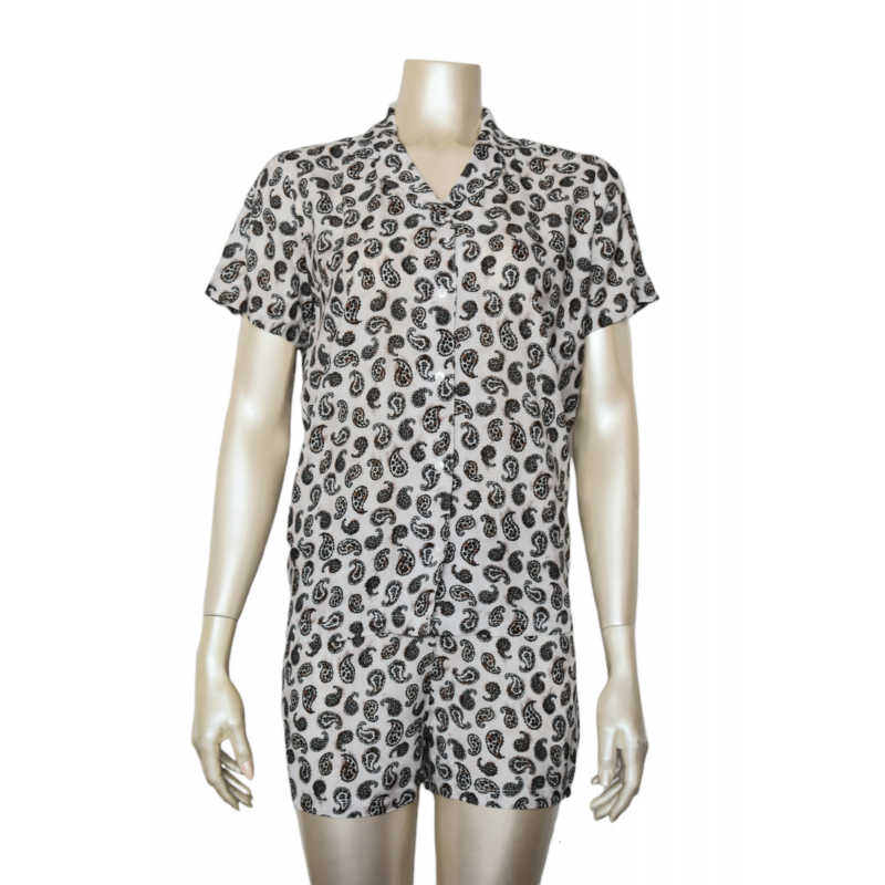 Pijama damă cu bluză cu nasturi, mânecă scurtă și pantaloni scurți, imprimeu leopard