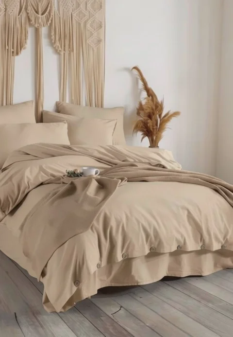 Set Lenjerie de Pat Dublu cu Nasturi din Lemn – Crem