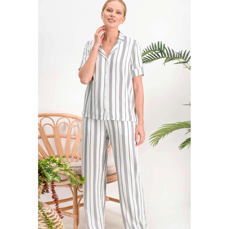 Pijama damă, bluză cu mânecă scurtă și guler cu rever, pantaloni lungi, imprimeu cu dungi