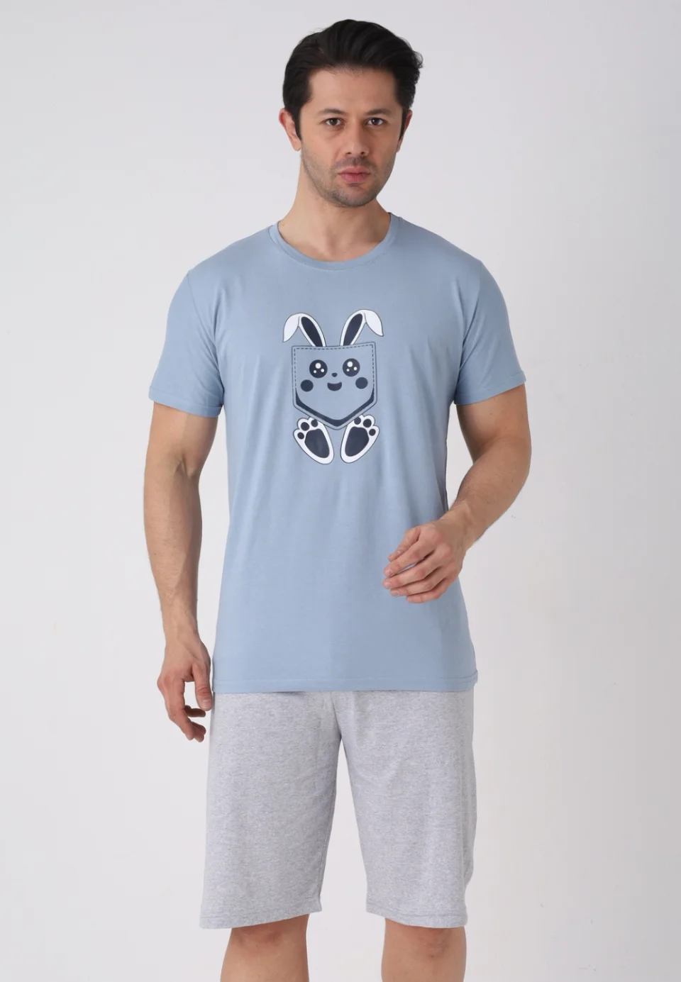 Pijama bărbați Paște, Albastru Deschis– tricou bumbac 100% și pantaloni 3/4