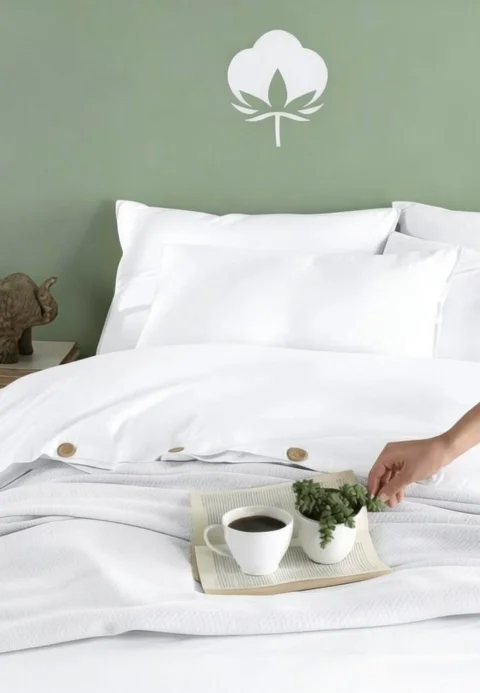 Set Lenjerie de Pat Dublu cu Nasturi din Lemn – alb