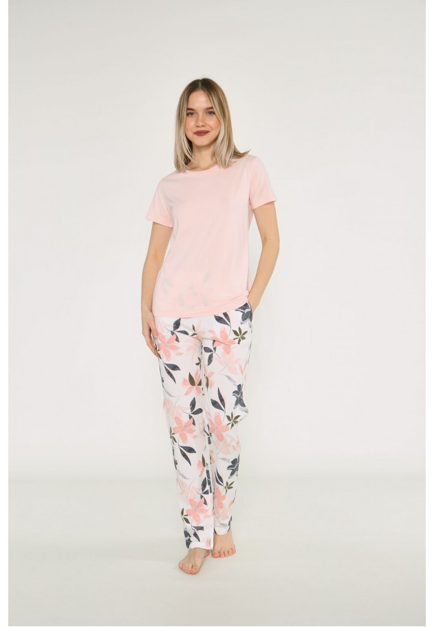 Pijama damă, bluză cu mânecă scurtă și decolteu rotund, pantaloni lungi cu imprimeu floral, culoare somon