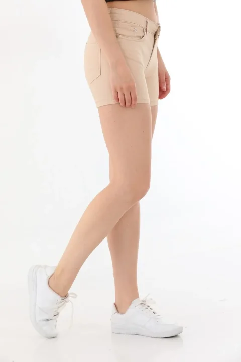 Blugi scurți damă de vară – elastici, mulați, cu buzunare la spate-crem