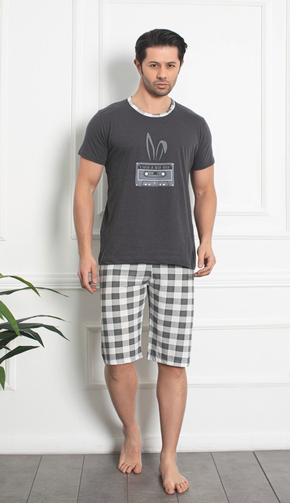 Pijama bărbat din bumbac, mânecă scurtă și pantaloni 3/4, imprimeu ,,Hip Hop'', gri închis
