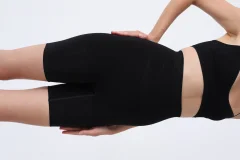 Pantaloni modelatori scurți cu talie înaltă – negru