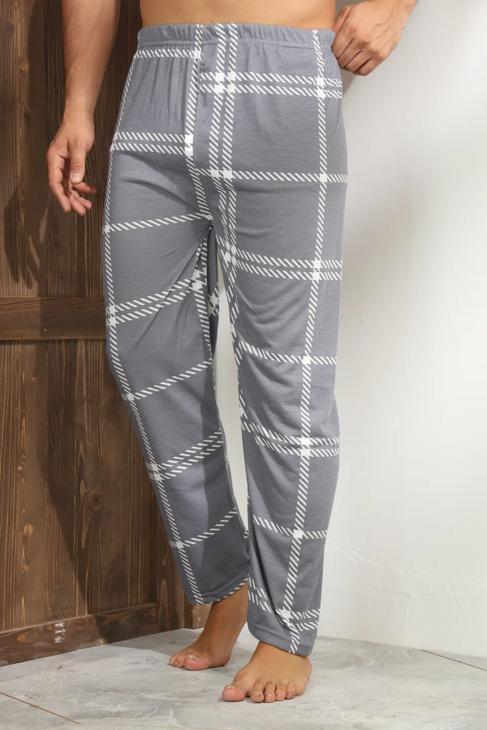 Pantaloni pijama bărbați gri închis cu carouri albe – croială lejeră