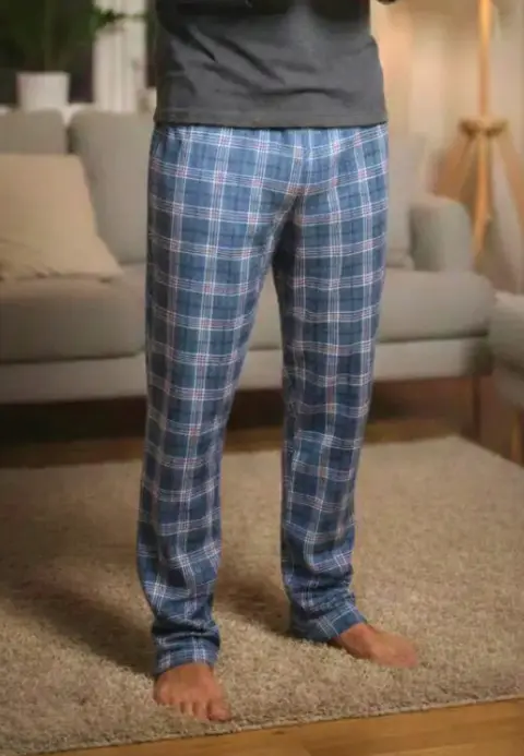 Pantaloni de pijama bărbați NAVY cu carouri negre si albe