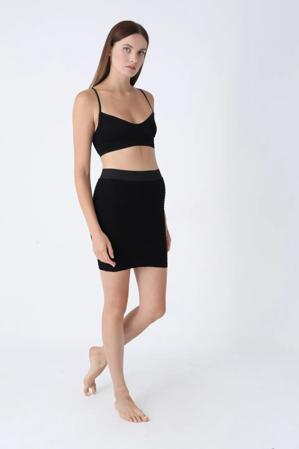 Fustă medie neagră cu dungi, fără cusături