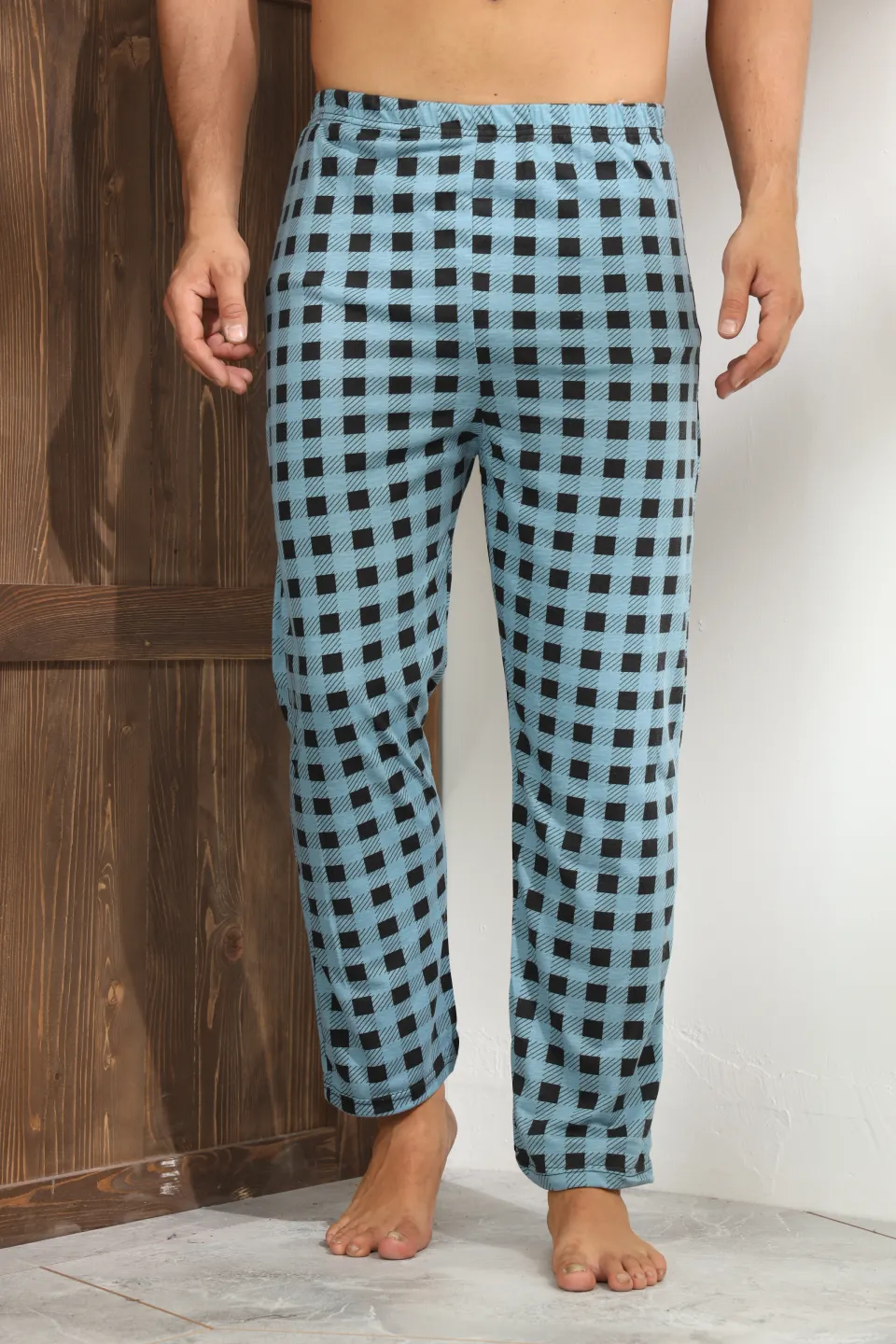 Pantaloni pijama bărbați, albaștri cu pătrățele negre, croială lejeră
