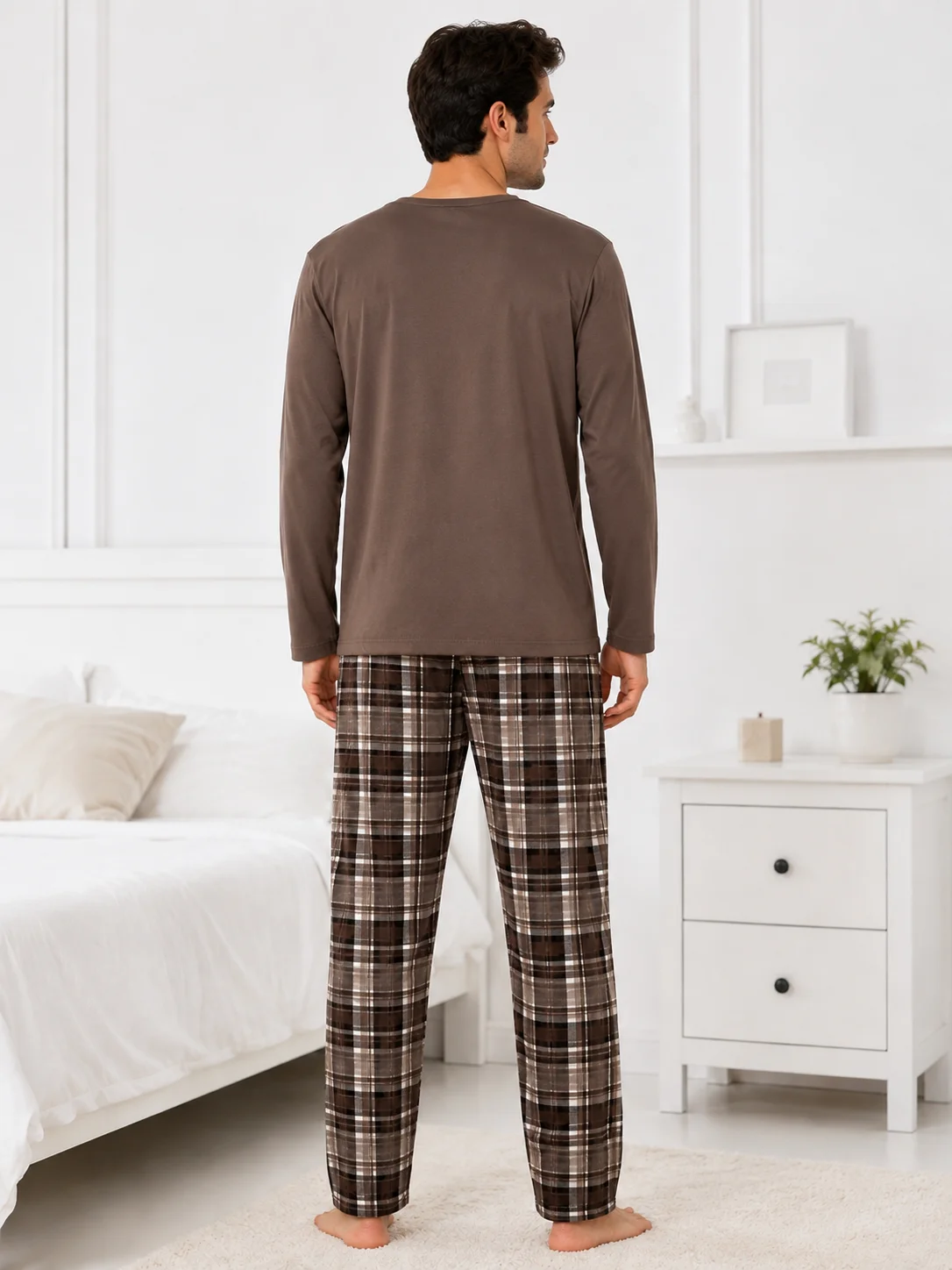 Set Pijama Barbati cu Buzunar în Carouri și Pantaloni Asortați-Maro — imagine 2