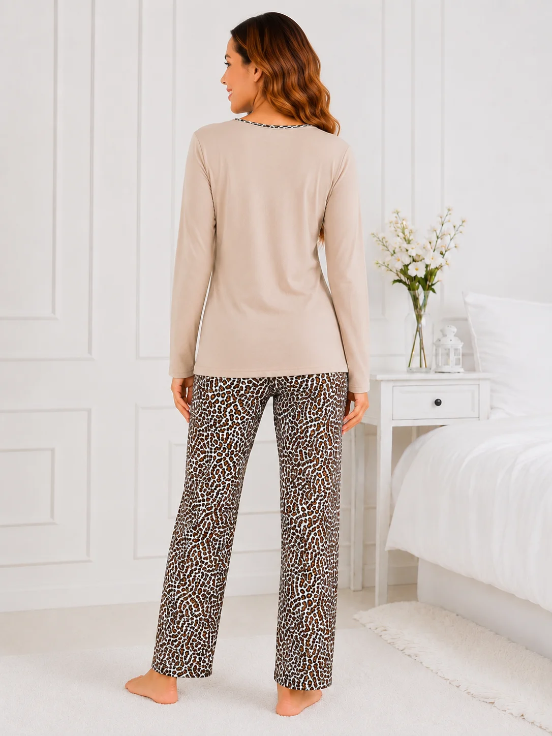 Pijama elegantă de damă, bluză cu mânecă lungă și pantaloni leopard-Bej