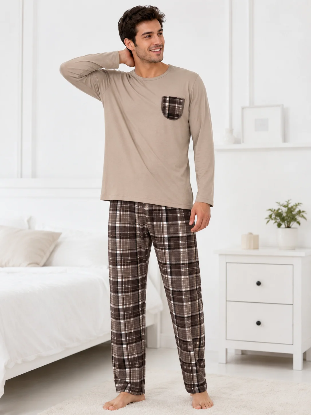 Set Pijama Barbati cu Buzunar în Carouri și Pantaloni Asortați-Bej