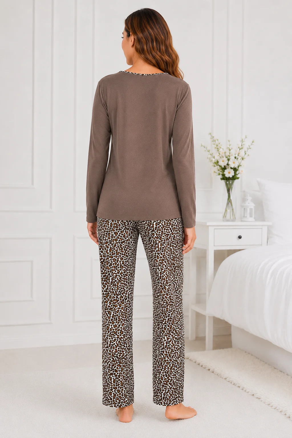 Pijama elegantă de damă, bluză cu mânecă lungă și pantaloni leopard-Maro