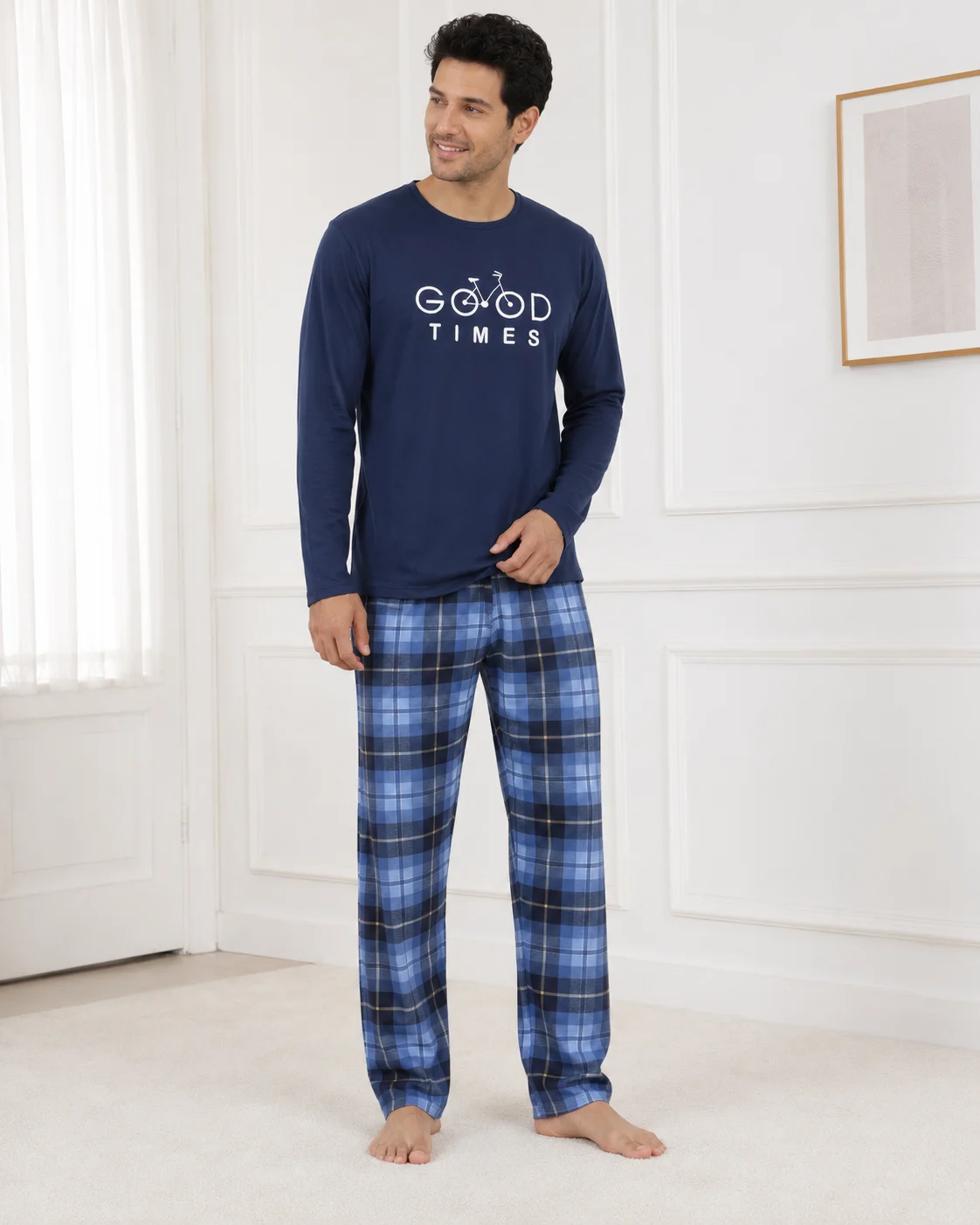 Set Pijama Barbati cu Maneca Lunga si Pantaloni in Carouri Albastre-Bleumarin