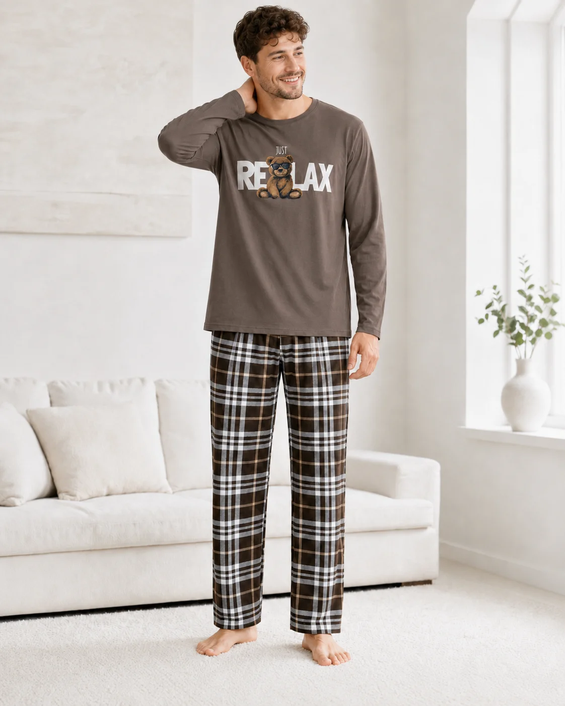 Set Pijama Barbati cu Maneca Lunga si Pantaloni in Carouri Maro-Maro
