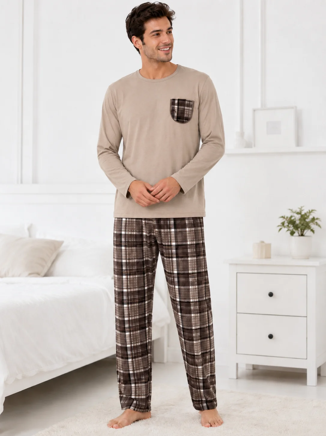 Set Pijama Barbati cu Buzunar în Carouri și Pantaloni Asortați-Bej