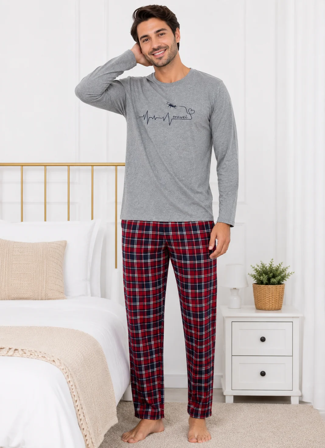 Set Pijama Barbati cu Imprimeu Fotbal și Pantaloni în Carouri-Bleumarin (Kopya)