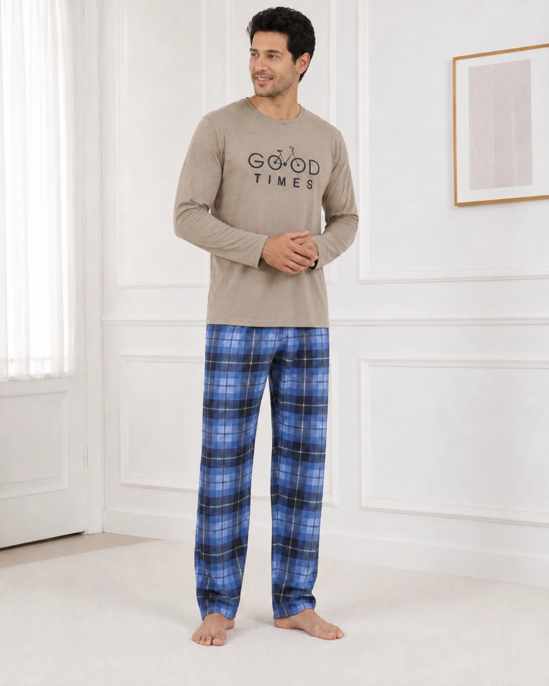 Set Pijama Barbati cu Maneca Lunga si Pantaloni in Carouri Albastre-Bej