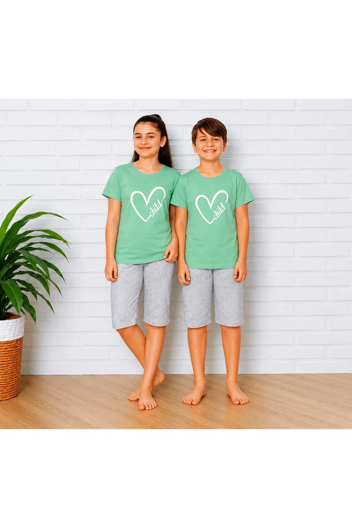 Pijama copii cu maneca scurta si pantalon 3/4,culoare Verde menta INIMA