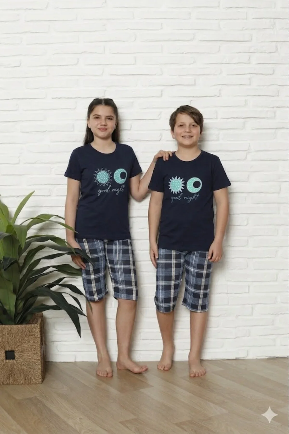 Pijama copii cu maneca scurta si pantalon 3/4,culoare Bleumarin