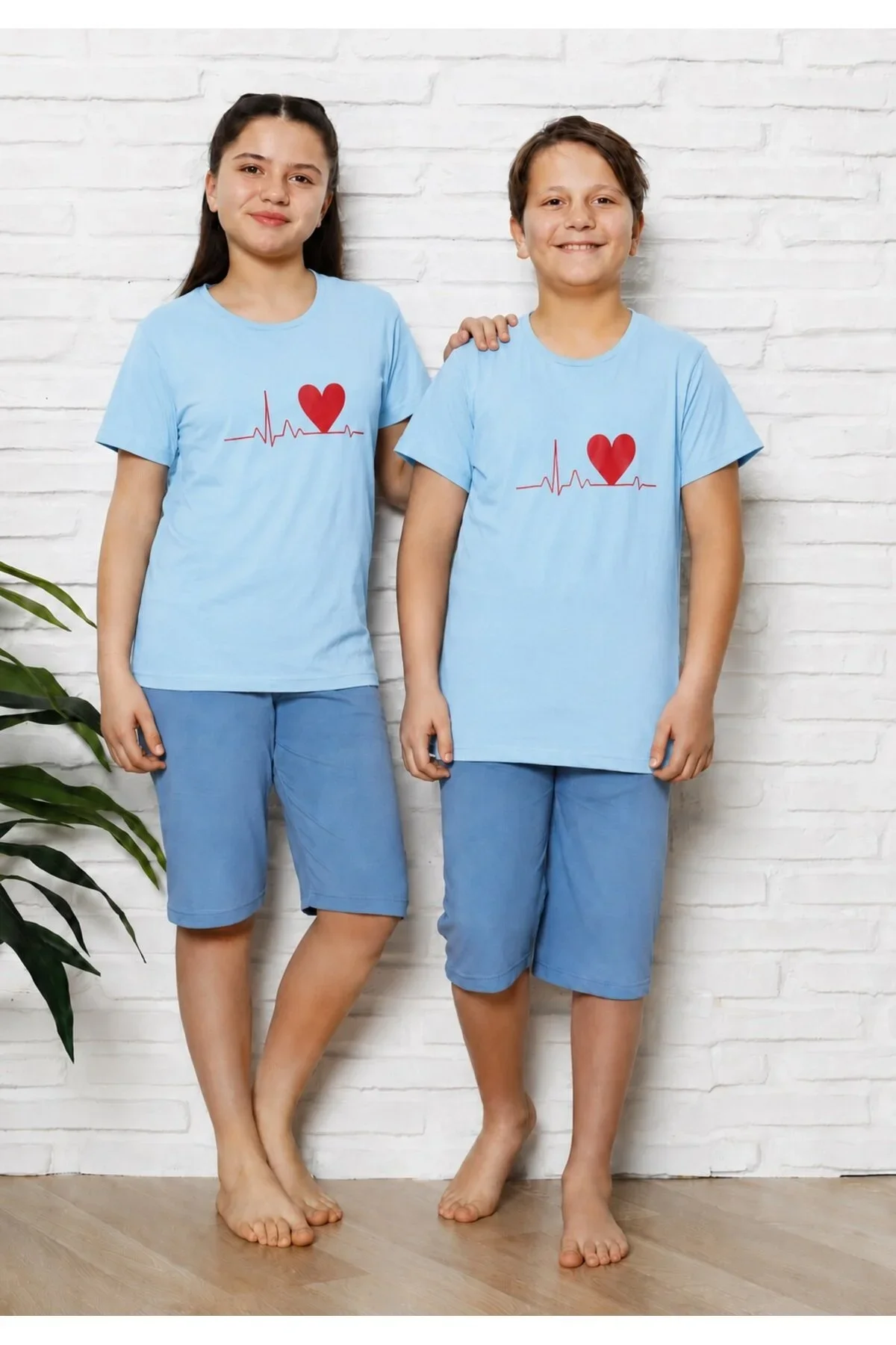 Pijama copii cu maneca scurta si pantalon 3/4,culoare bleu imprimeu Inima