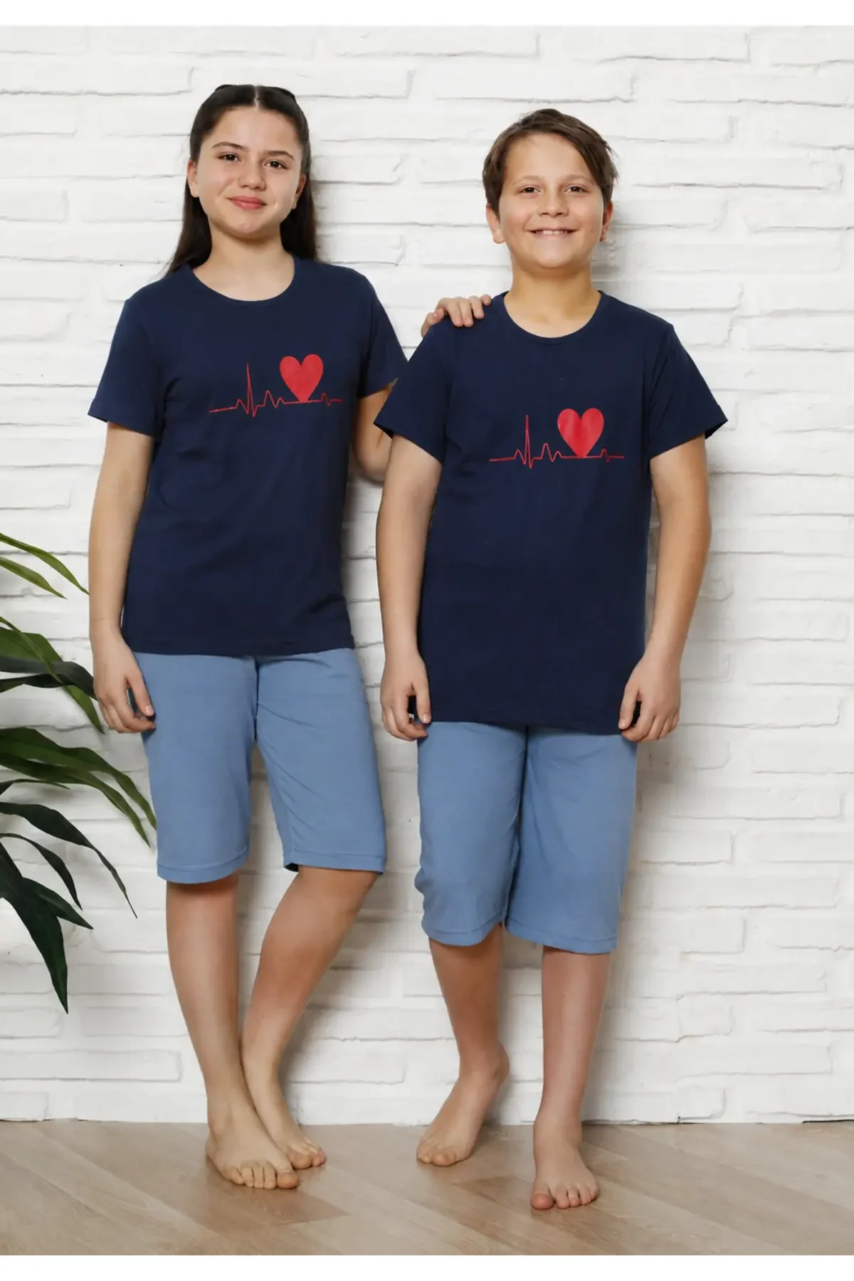 Pijama copii cu maneca scurta si pantalon 3/4,culoare bleumarin