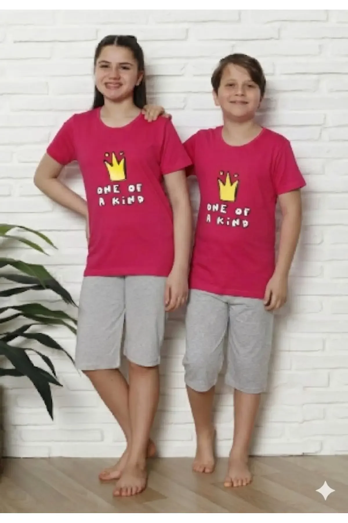Pijama copii cu maneca scurta si pantalon 3/4,culoare siclam