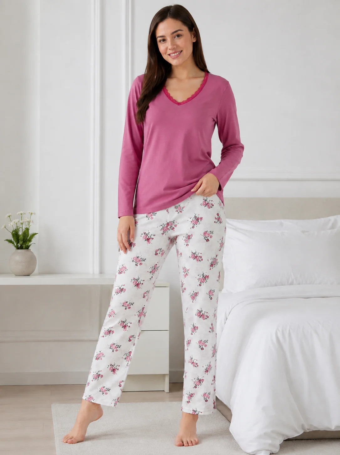 Pijama de Damă cu Bluză și Pantalon Alb cu Imprimeu Floral- Roz pudra — imagine 2