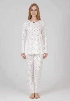 Pijama damă albă cu inimioare roșii, bluză cu mânecă lungă și fundiță