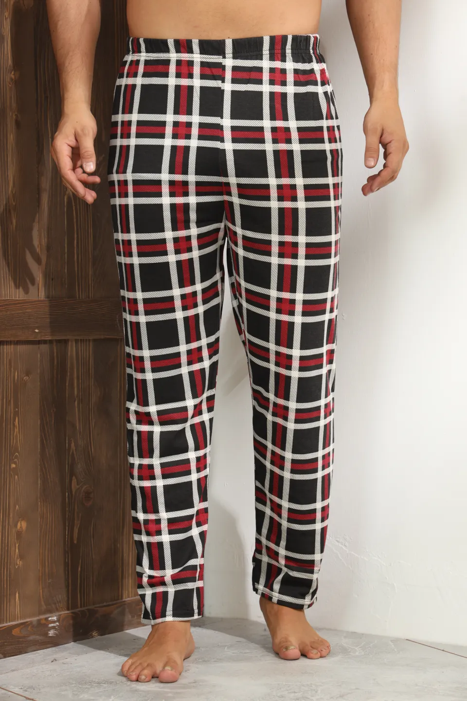 Pantaloni pijama bărbați negri cu carouri roșii și albe – croială lejeră