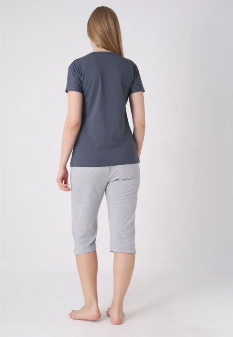 Pijama damă cu model de Paște, gri – tricou bumbac și pantaloni 3/4