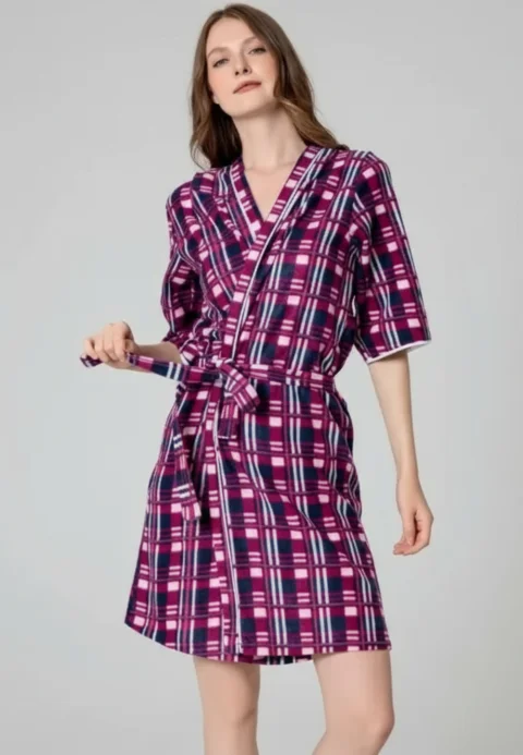 Halat de baie damă – gros, cu glugă și mânecă trei sferturi