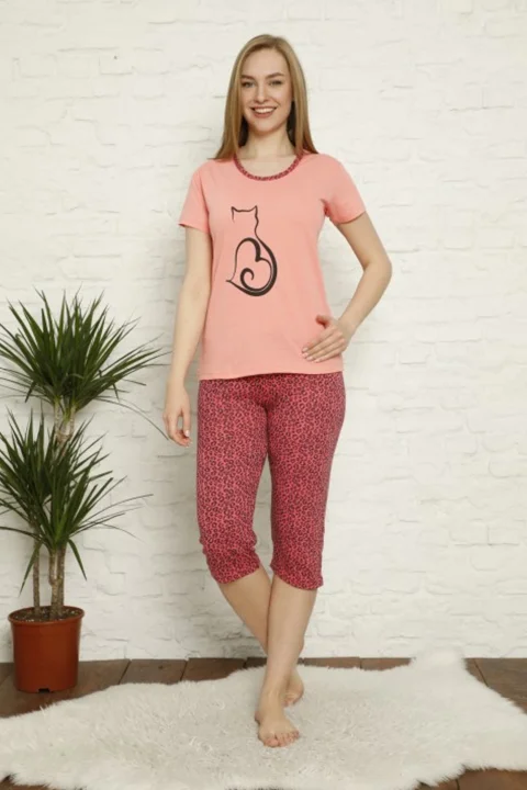 Pijamale dama Serena, tricou si pantaloni trei sferturi, imprimeu cu inima, culoare roz