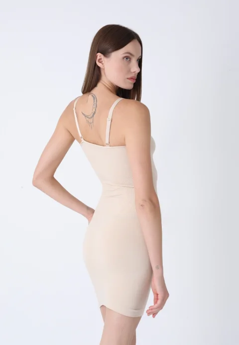 Rochie corset cu bretele reglabile și bandă din silicon – bej