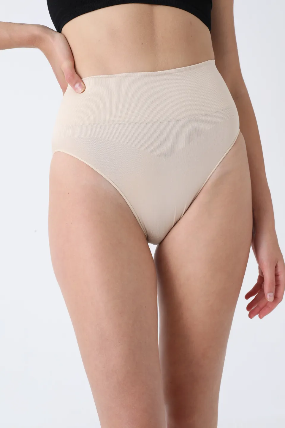 Chilot modelator damă cu talie înaltă – bej, push-up și bandă anti-alunecare