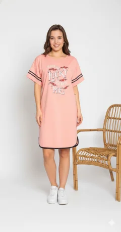 Rochie casual damă cu mânecă scurtă, până la genunchi, imprimeu Lucky, roz