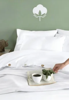 Set Lenjerie de Pat Dublu cu Nasturi din Lemn – alb