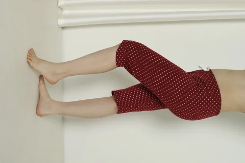 Pantaloni pijama damă 3/4, vișiniu, imprimeu buline