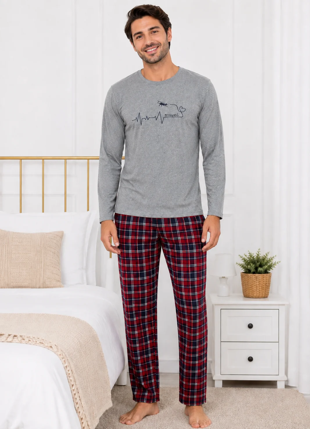 Pijama Barbati  cu Imprimeu „Travel” și Pantaloni în Carouri-Gri — imagine 3