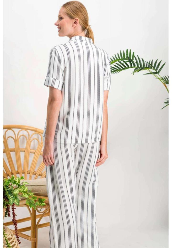 Pijama damă, bluză cu mânecă scurtă și guler cu rever, pantaloni lungi, imprimeu cu dungi