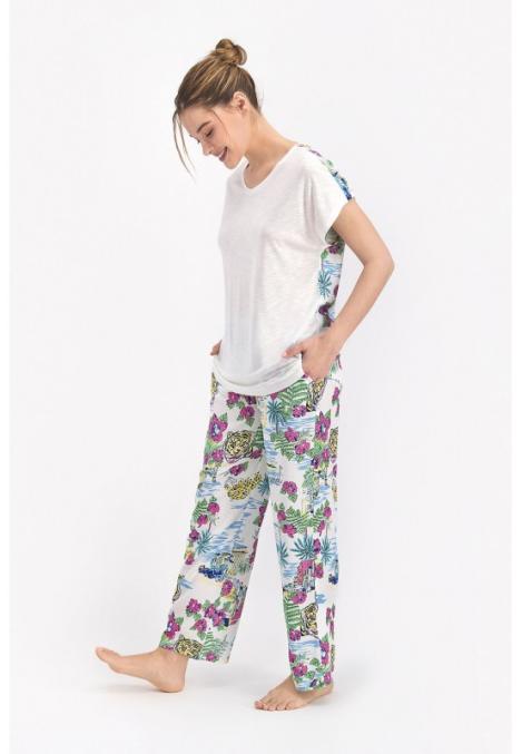 Pijama damă, bluză cu mânecă căzută și decolteu în V, și pantaloni lungi, imprimeu floral