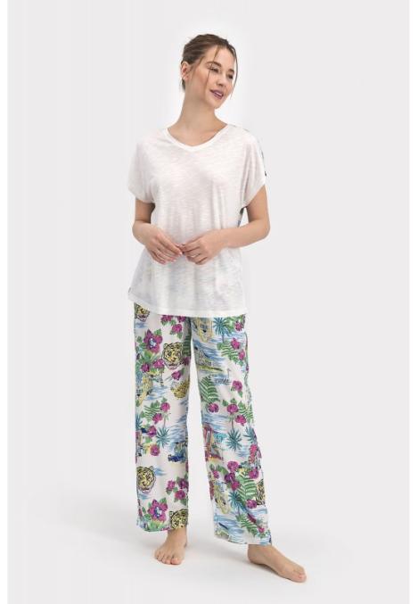 Pijama damă, bluză cu mânecă căzută și decolteu în V, și pantaloni lungi, imprimeu floral