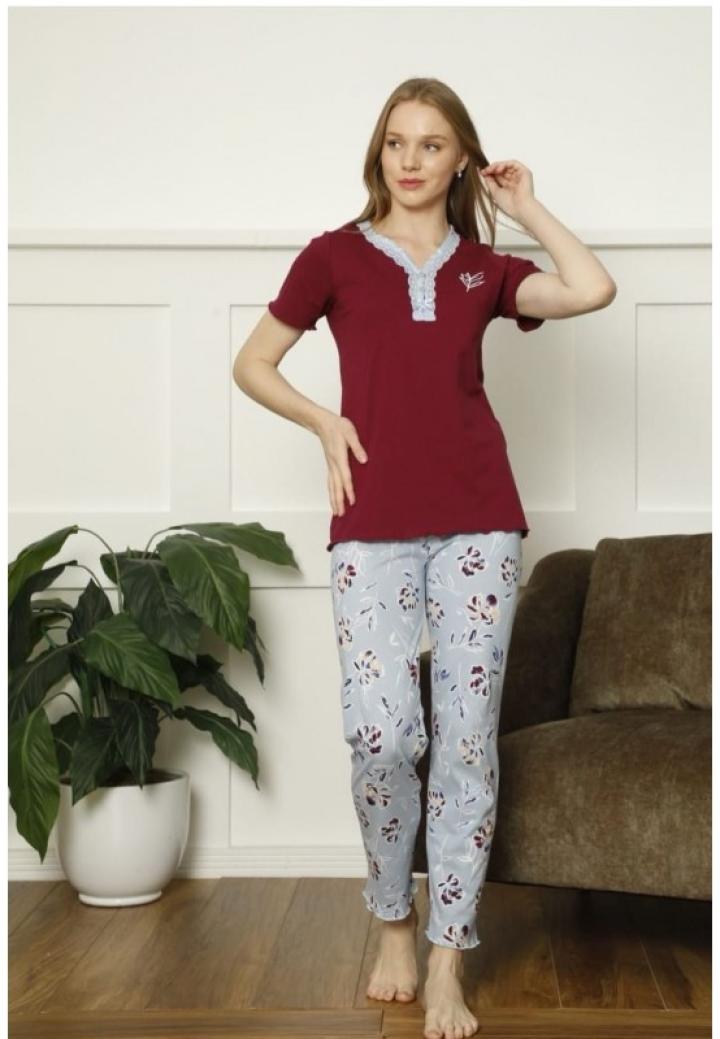 Set pijamale dama bordo cu imprimeu frunza, bluza maneca scurta si pantaloni lungi