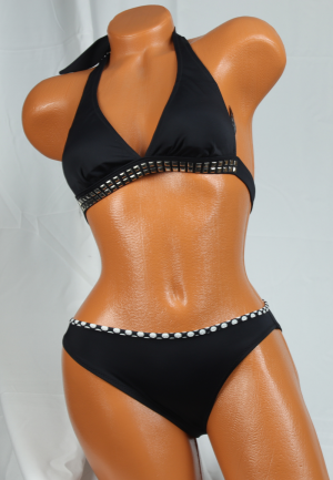 Costum de baie damă negru – sutien cu ornamente metalice și slip clasic