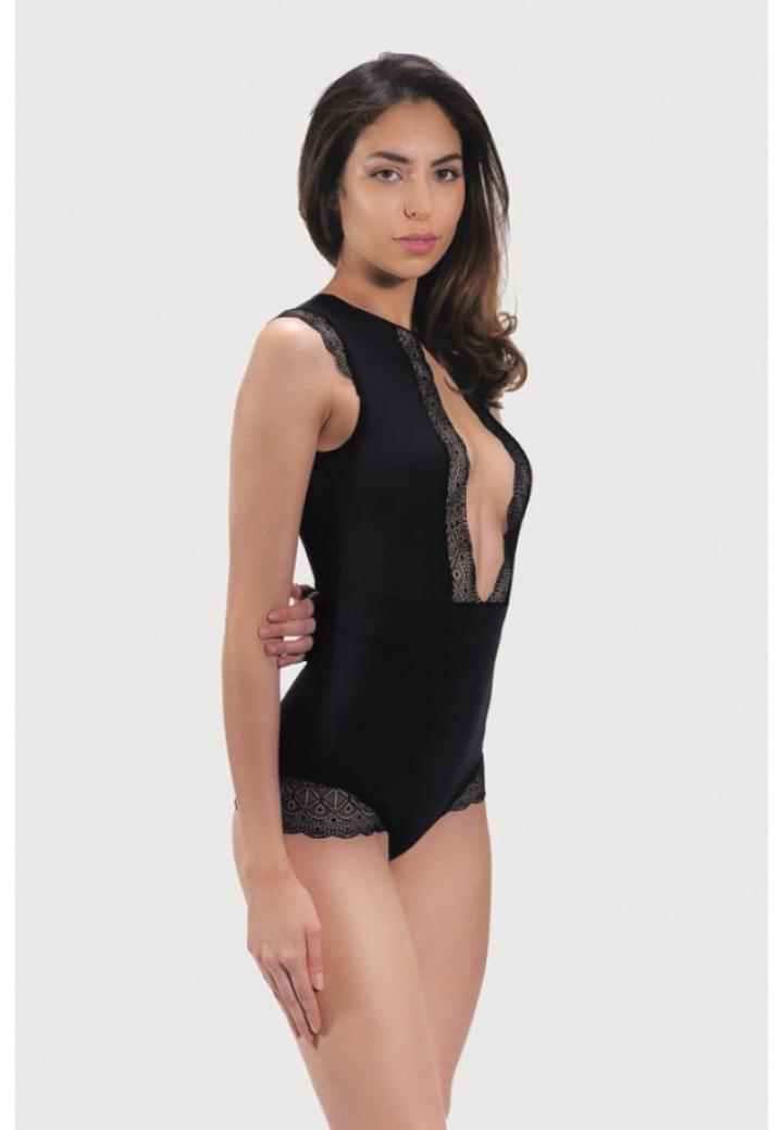 Body dama cu dantela, decoltat, inchidere cu nasture, culoare negru