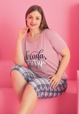Pijama damă bumbac mărime mare – Set 2 piese: tricou + pantaloni 3/4 imprimeu kinda extra