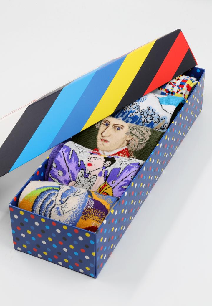 Set 5 Perechi Șosete Bărbați Serena – Multicolore, cu Imprimeuri Vesele, în Cutie Cadou