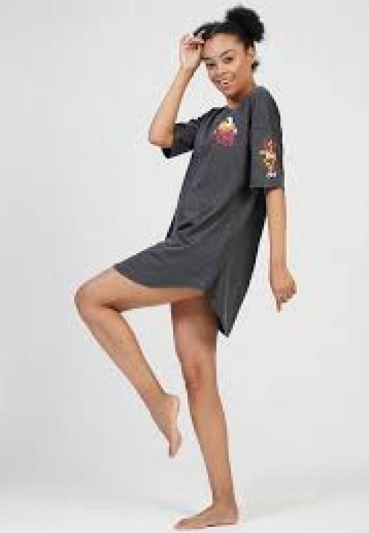 Rochie de casă Vienetta negru, mânecă 3/4, imprimeu „Smile to the world”